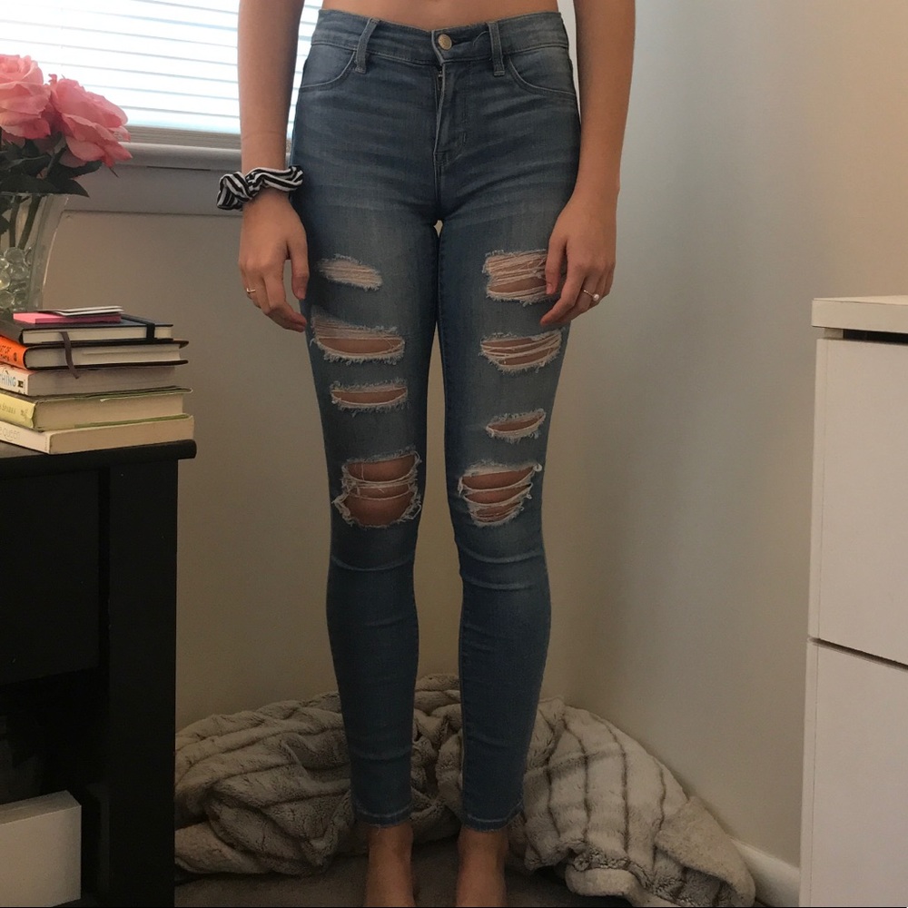 PacSun Distressed Light Wash Jeans